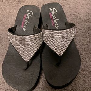 Skechers Yoga foam platform sandals